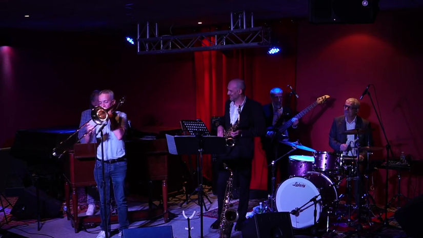ANDY THUS ORGAN QUARTET "Pass The Peas"  HOT BRASS JAZZ CLUB avec un morceau de Maceo PARKER  Pass the peas  avec André Thus (orgue), Zan Felipe Ze...   By Jacques